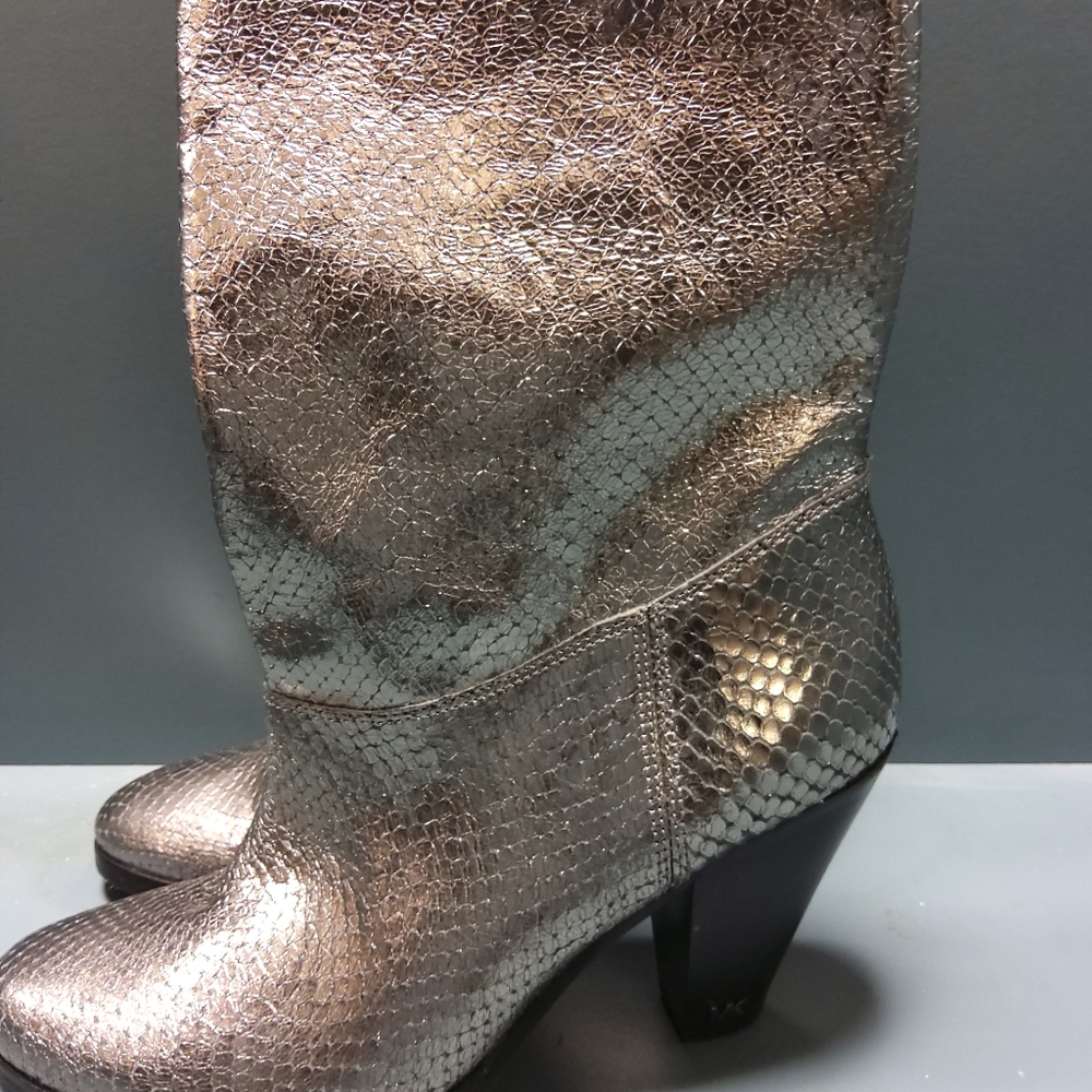 Shoes - Picture 3 of 3
